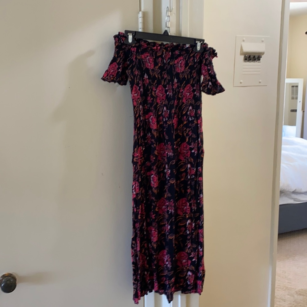 Adorable off the shoulder dress!